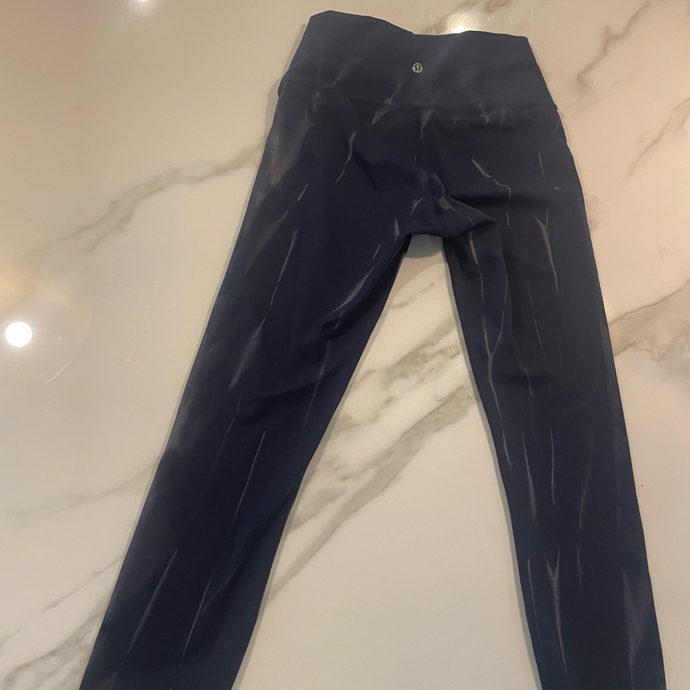 Lululemon Wunder Under  size 6